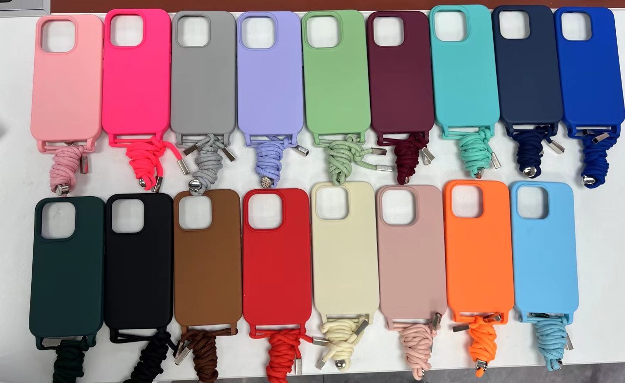 2.5MM Copy Silicone Case With Rope IP 15 PM — Light Blue - imagine 2