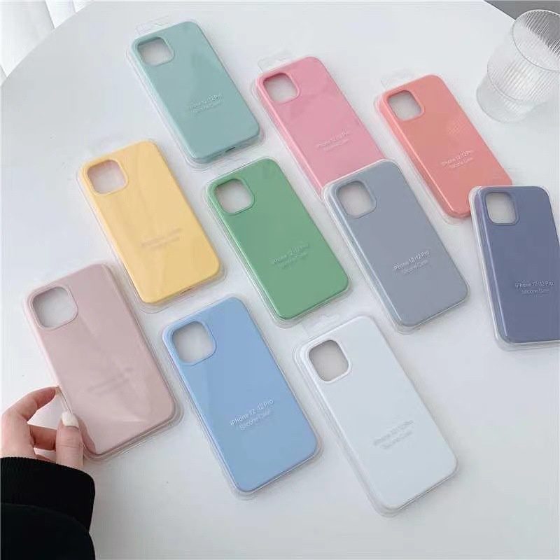 Silicone Case With Microfiber IP 15 Pro — White - imagine 3