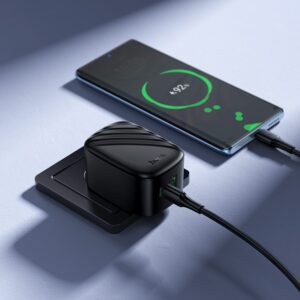 Hoco CS101A folding PD20W+QC3.0 charger(EU) black